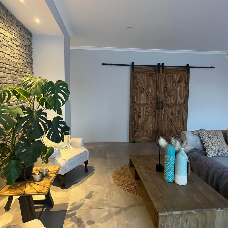 pinwood barn door 013
