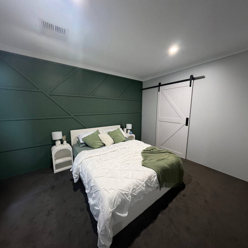 white barn door 013